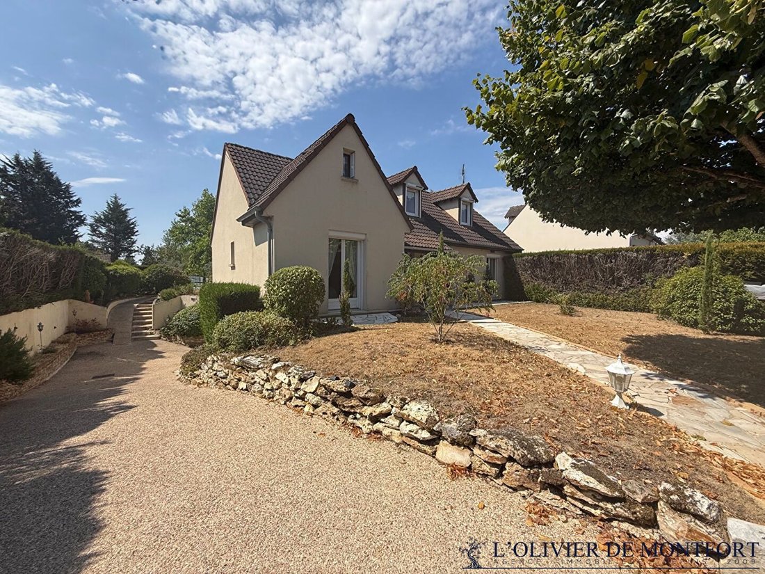 House in Les Essarts-le-Roi, Ile-de-France, France 1 - 18612272