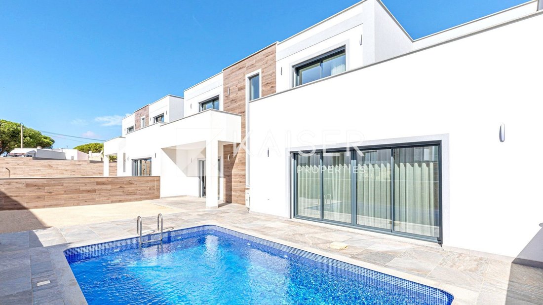 Townhouse in Olhos de Agua, Algarve, Portugal 1 - 14822157