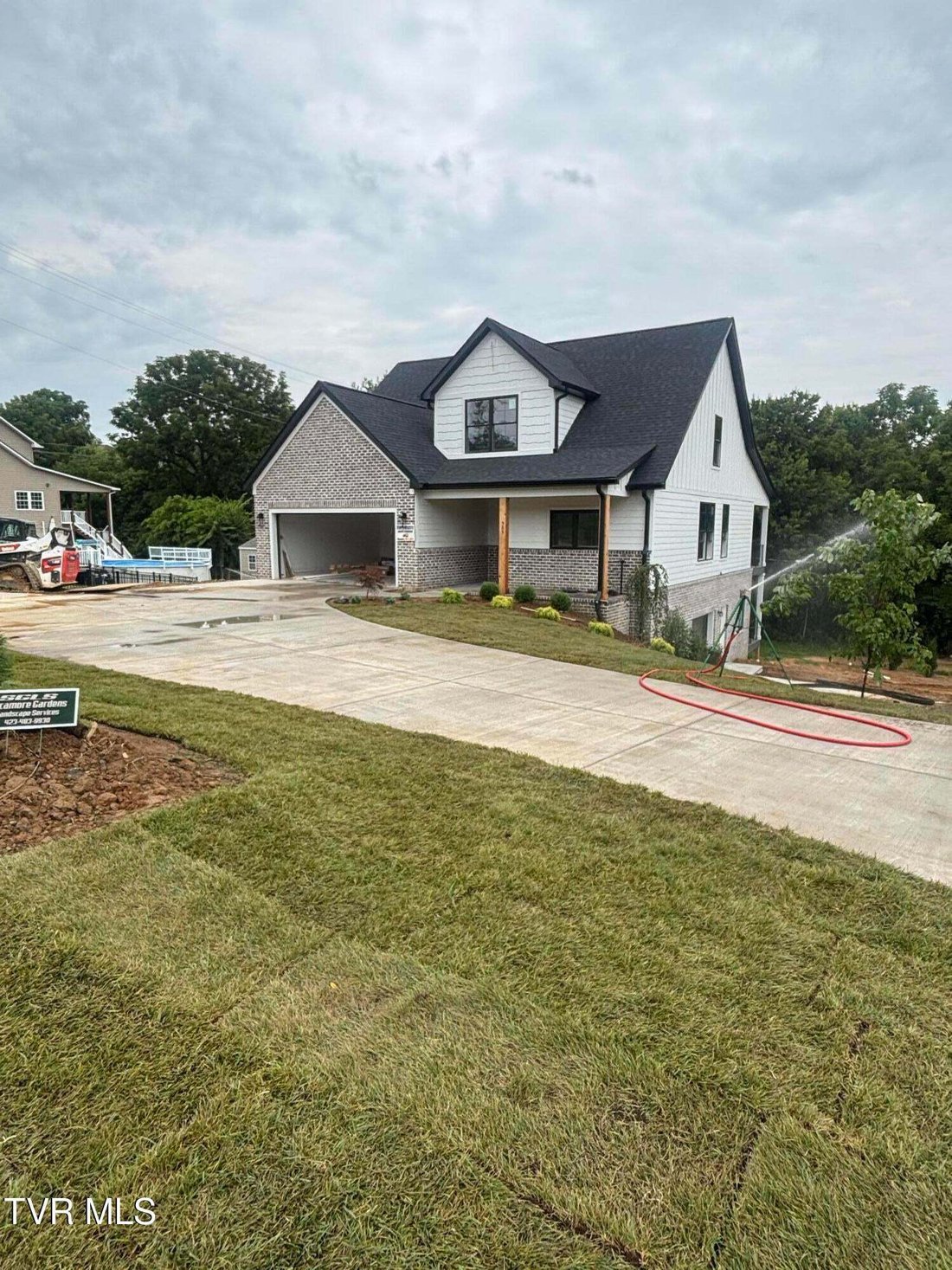 House in Elizabethton, Tennessee, United States 1 - 18321405