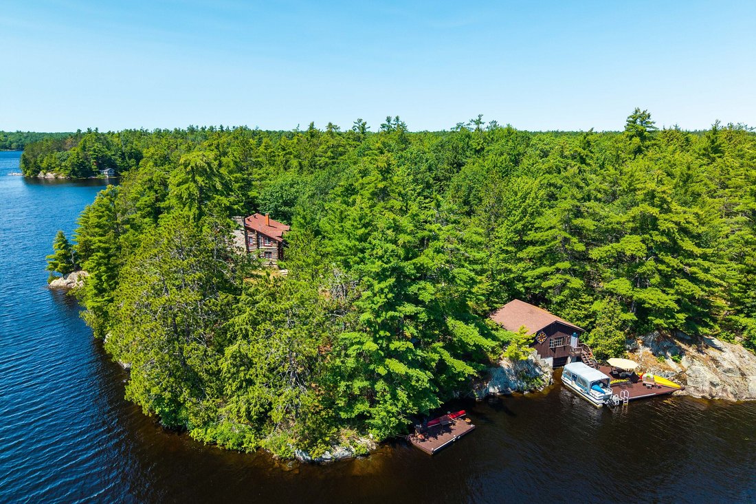 House in Gravenhurst, Ontario, Canada 5 - 18610382