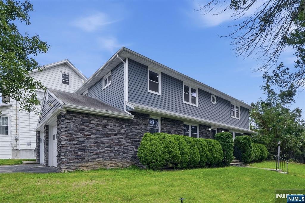 House in Clifton, New Jersey, United States 4 - 18612996
