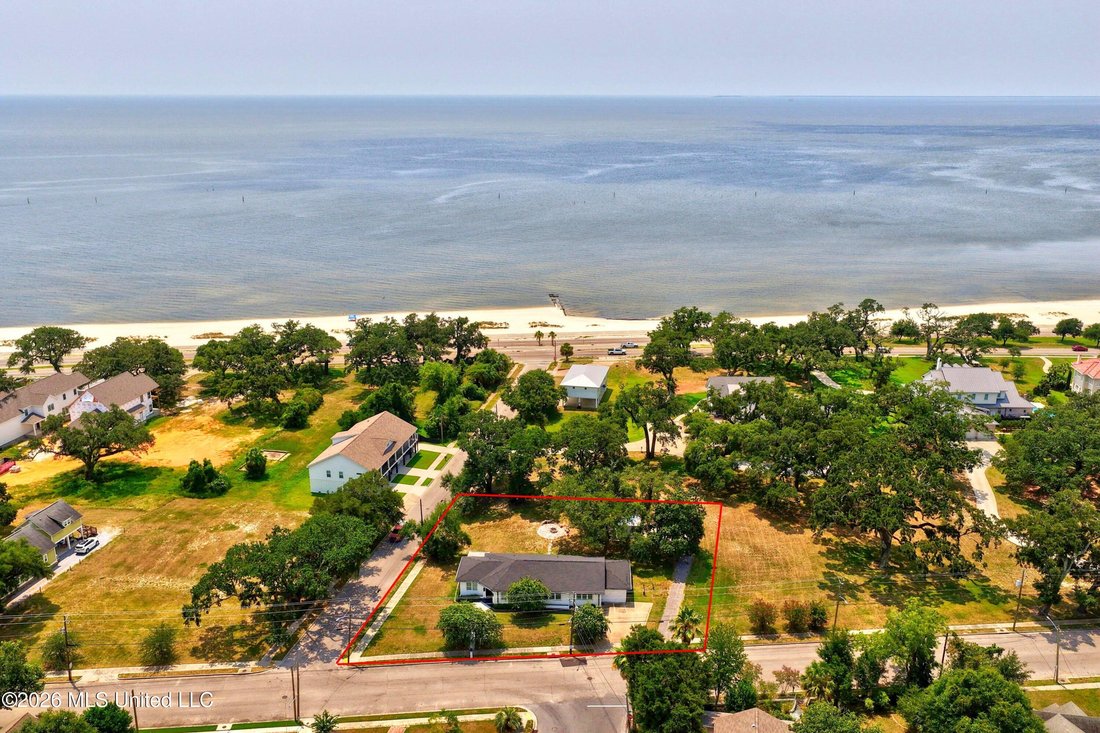 House in Gulfport, Mississippi, United States 3 - 18611332