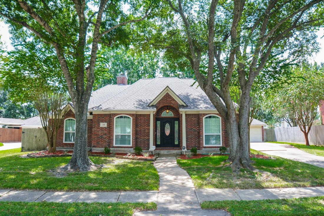 House in Friendswood, Texas, United States 1 - 18610197