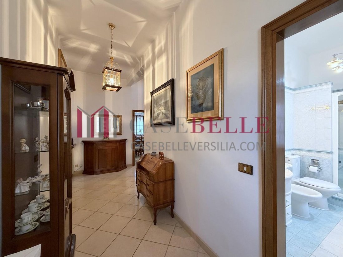 House in Camaiore, Tuscany, Italy 2 - 12773614
