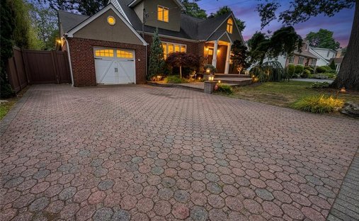 House in East Meadow, New York, United States 1