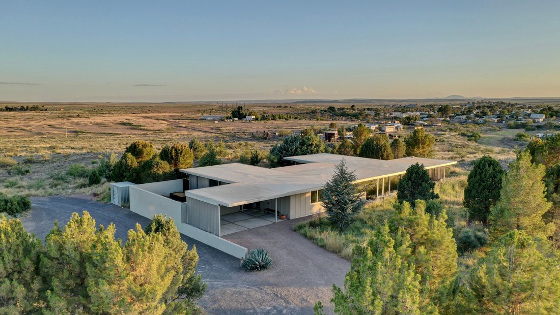 House in Marfa, Texas, United States 1 - 18611347