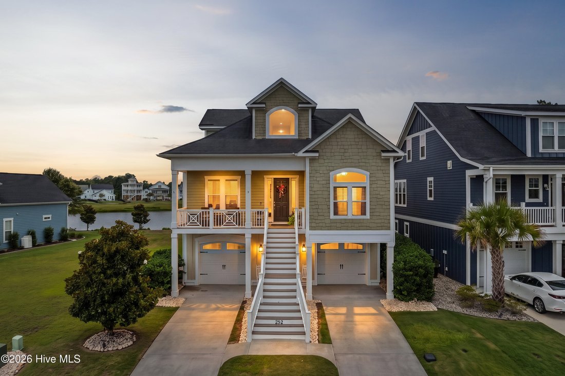 House in Topsail Beach, North Carolina, United States 1 - 18609478