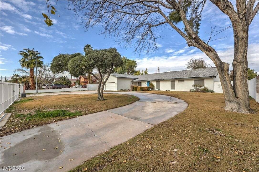 House in Las Vegas, Nevada, United States 3 - 18615308