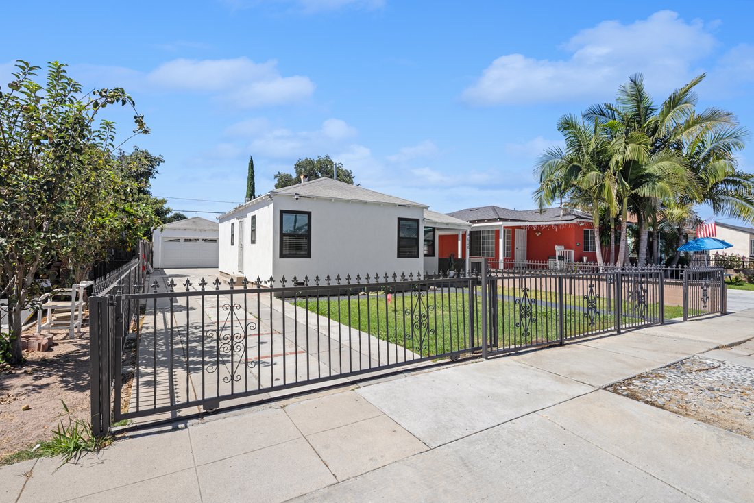 House in Lynwood, California, United States 1 - 18610359