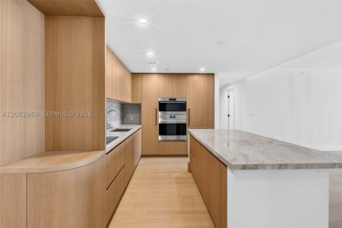 Condo in Bal Harbour, Florida, United States 4 - 18612523