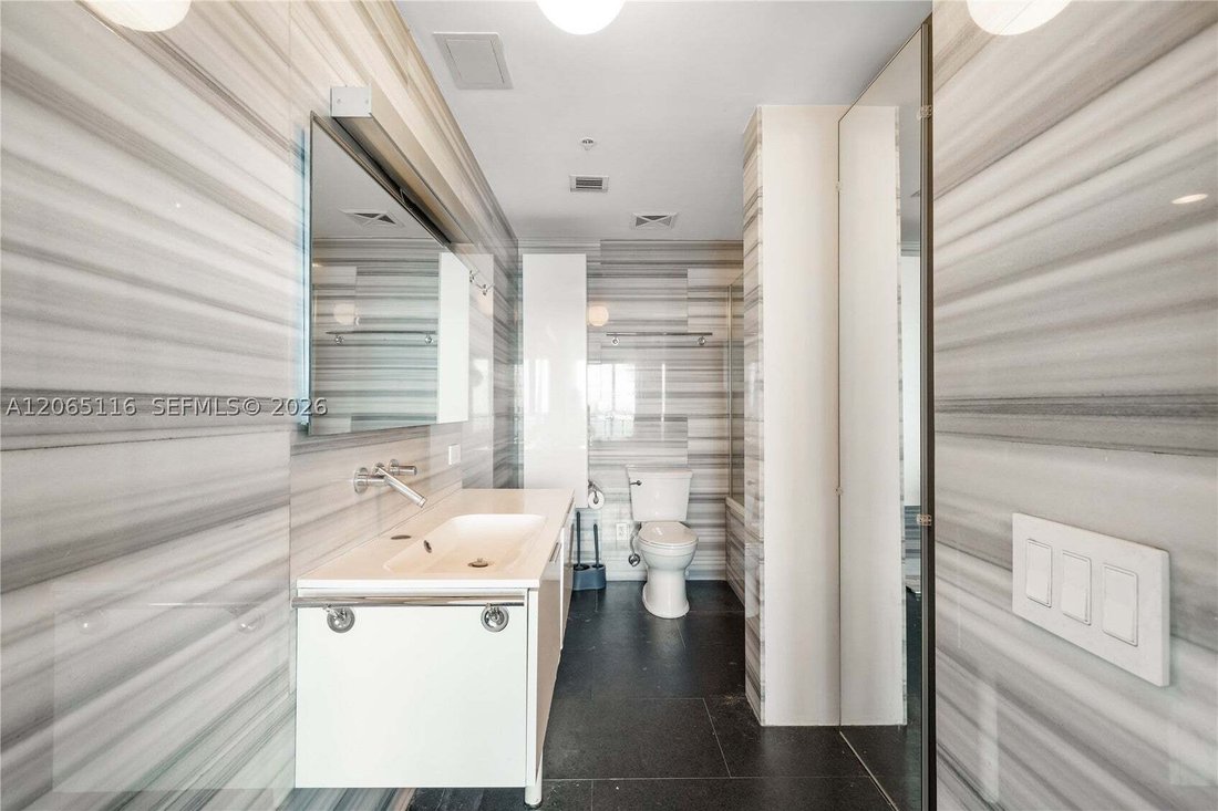 Condo in Miami, Florida, United States 4 - 18612542