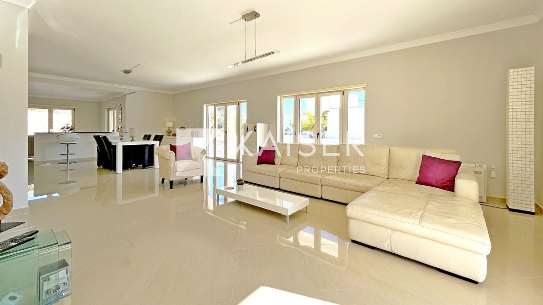 Villa in Olhos de Agua, Algarve, Portugal 3 - 14214964
