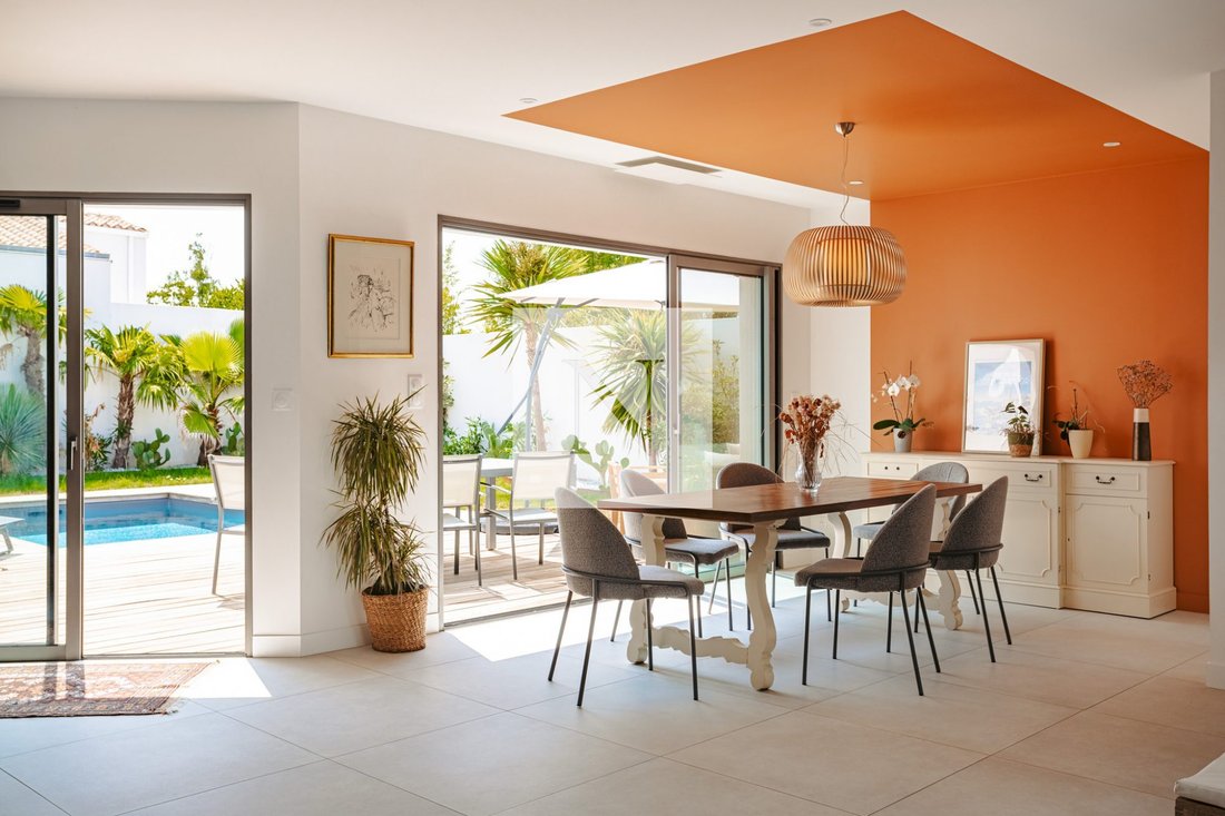 Villa in Bourg, Lagord, France 2 - 18614892