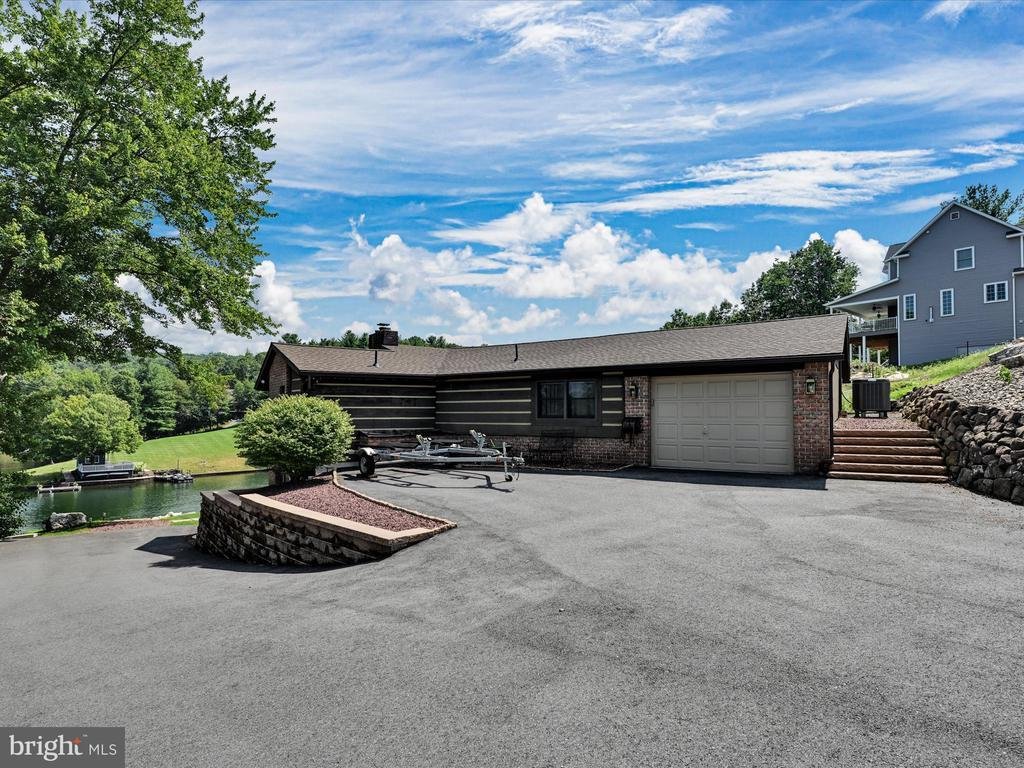 House in Auburn, Pennsylvania, United States 3 - 18609596
