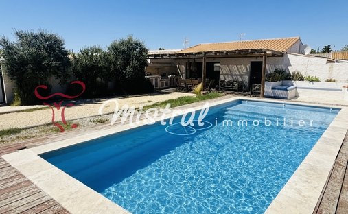 House in Saintes-Maries-de-la-Mer, Provence-Alpes-Côte d'Azur, France 1