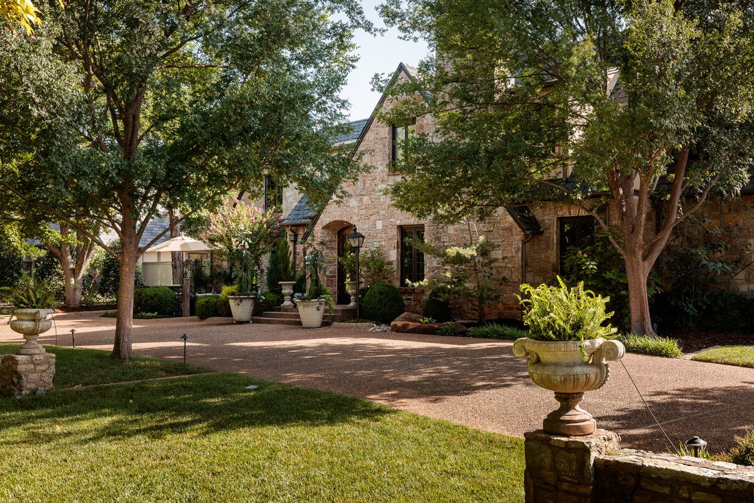 House in Nichols Hills, Oklahoma, United States 1 - 18611029