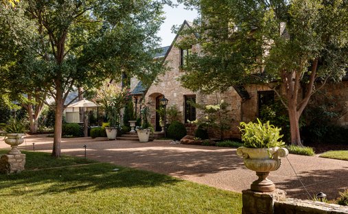 House in Nichols Hills, Oklahoma, United States 1