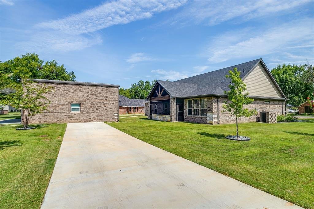 House in Granbury, Texas, United States 3 - 18613244