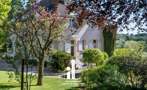 Estate in Samois-sur-Seine, Ile-de-France, France 1