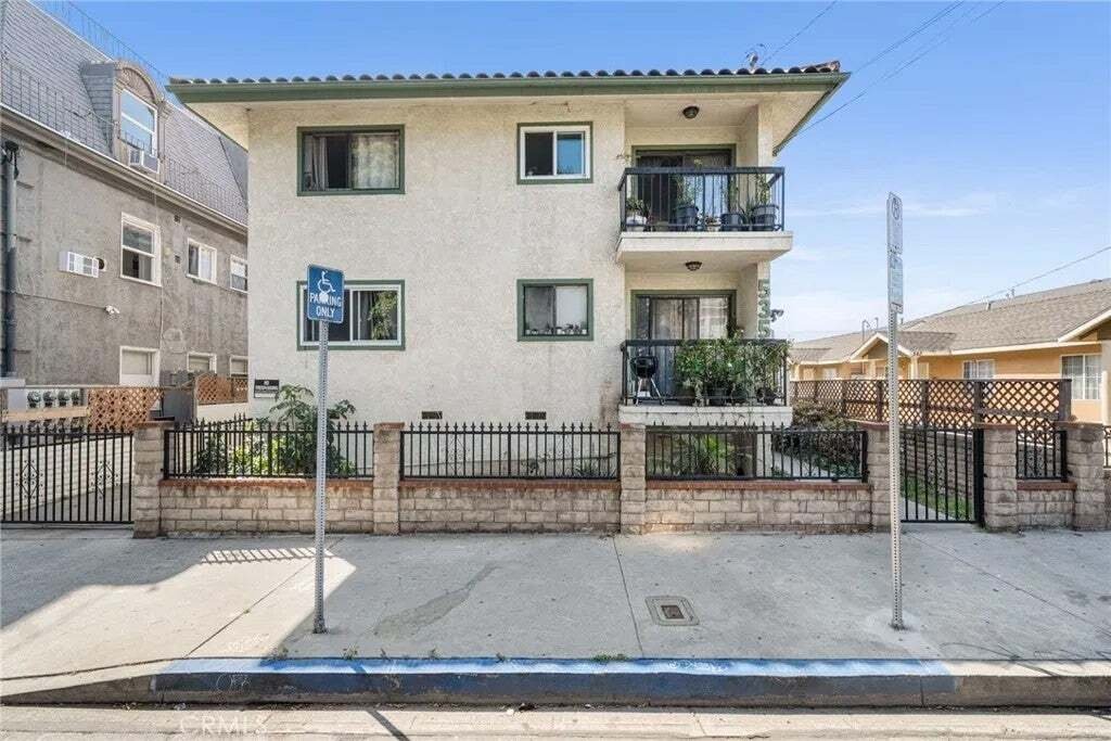 Los Angeles, California, United States 1 - 17633373