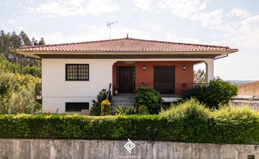 Casa a Oliveira de Azemeis, Santiago de Riba-Ul, Ul, Macinhata da Seixa e Madail, Distretto di Aveiro, Portogallo 1