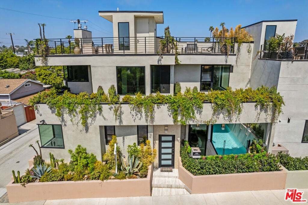 House in Los Angeles, California, United States 1 - 18615376