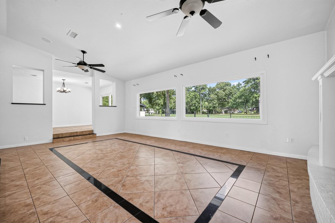 House in Conroe, Texas, United States 5 - 18613343