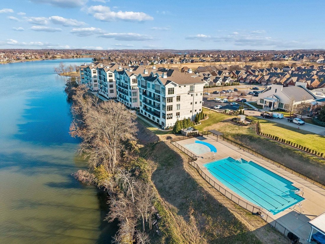 Condo in Gallatin, Tennessee, United States 4 - 18615256
