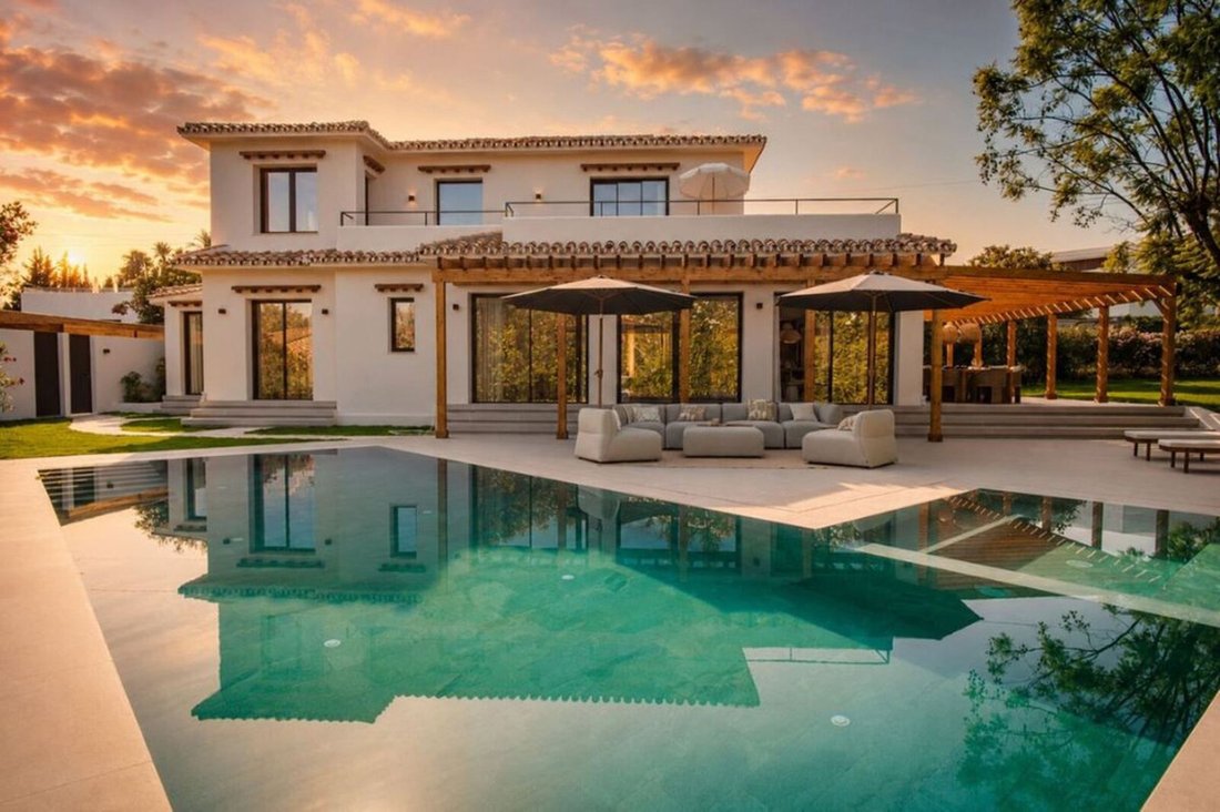 Villa in Marbella, Andalusia, Spain 1 - 18610563