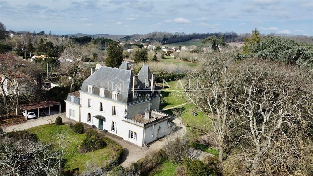 Castle in Pineuilh, Nouvelle-Aquitaine, France 1 - 12597023