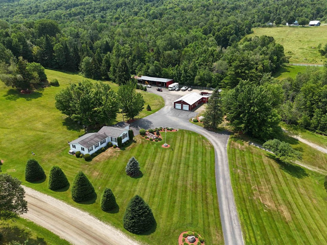 Irasburg, Vermont, United States 2 - 18611260