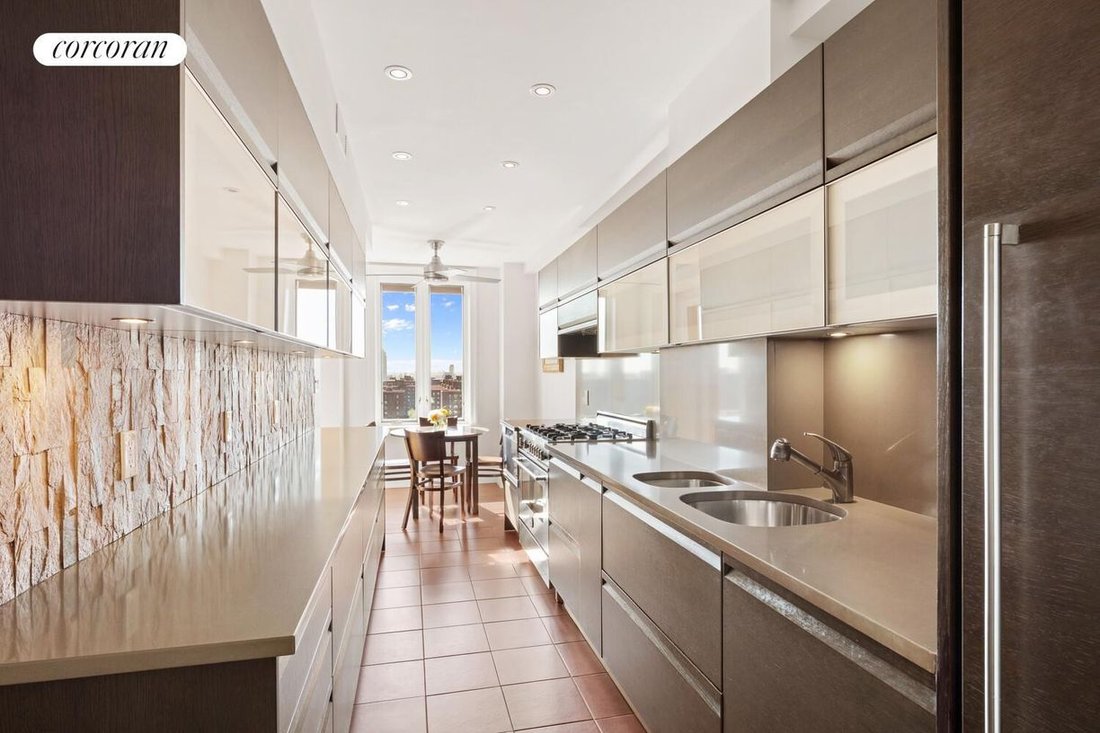Co Op in New York, New York, United States 5 - 17811146