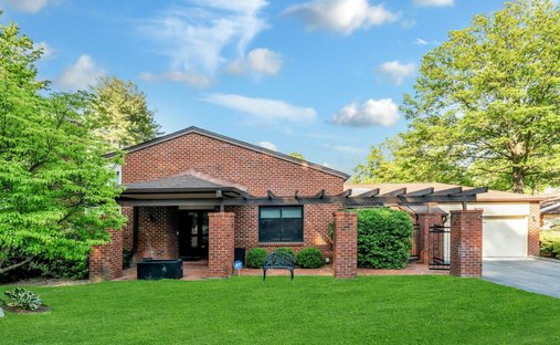 Condo in Manhasset, New York, United States 1