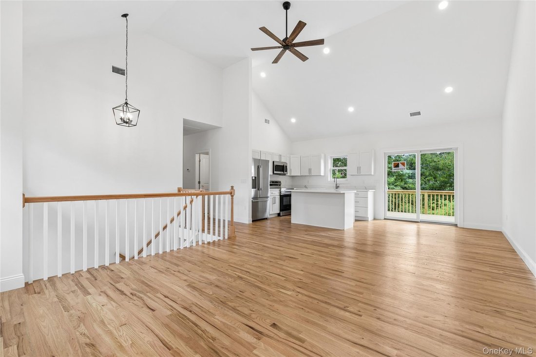 House in East Patchogue, New York, United States 5 - 17820477