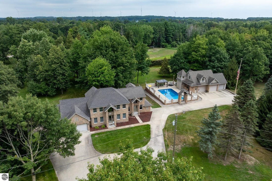 House in Weidman, Michigan, United States 1 - 18609640