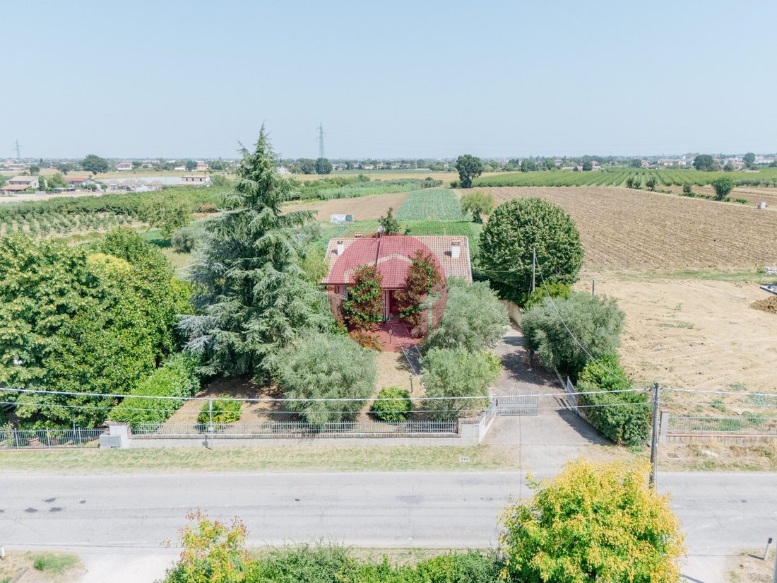 Villa en Santarcangelo di Romagna, Émilie-Romagne, Italie 1 - 18613977