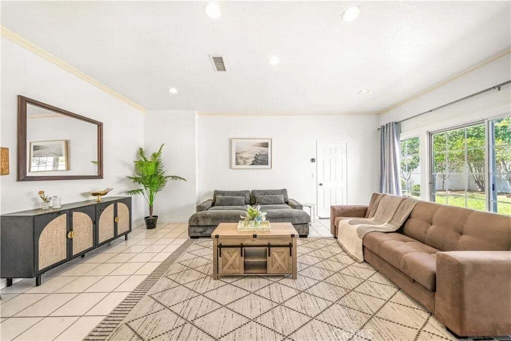 House in Gardena, California, United States 2 - 18579383