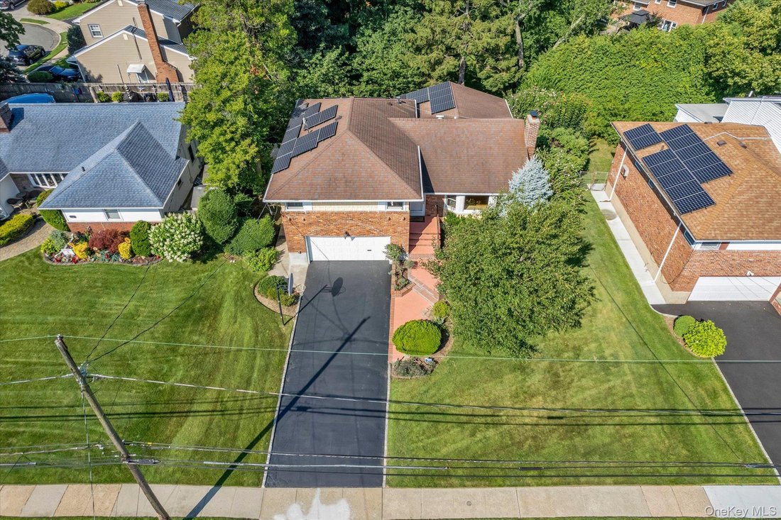 House in East Meadow, New York, United States 4 - 18613236