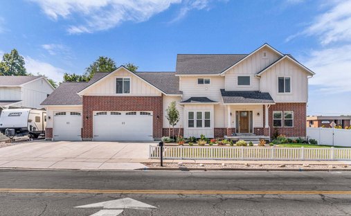 House in Centerville, Utah, United States 1