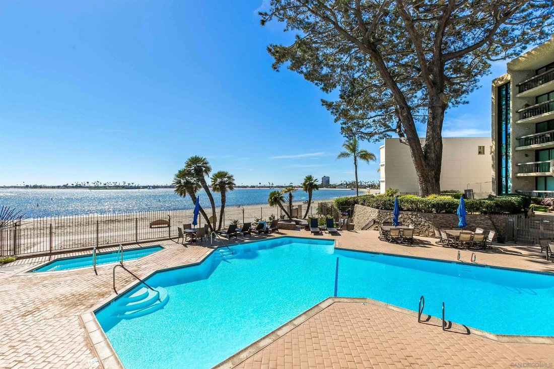 Condo in San Diego, California, United States 1 - 18612893