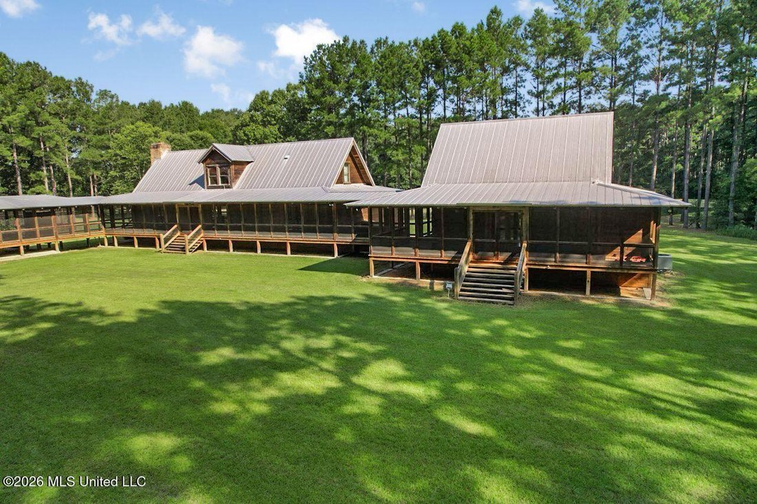 House in Poplarville, Mississippi, United States 1 - 18609515