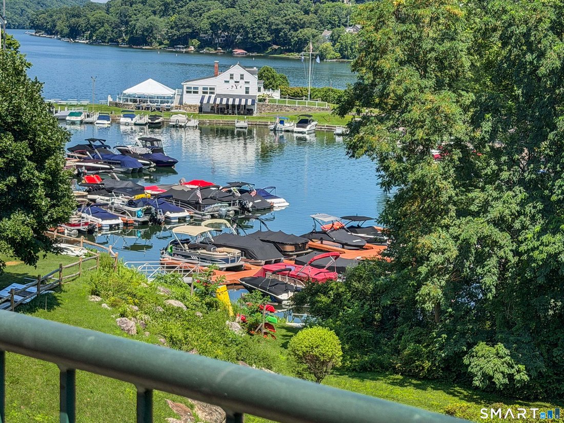 Condo in Danbury, Connecticut, United States 1 - 18611903