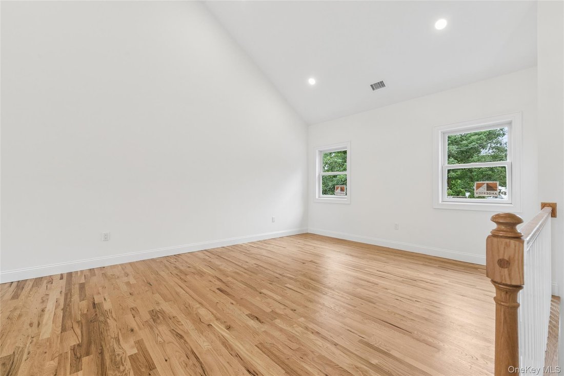House in East Patchogue, New York, United States 4 - 17820477