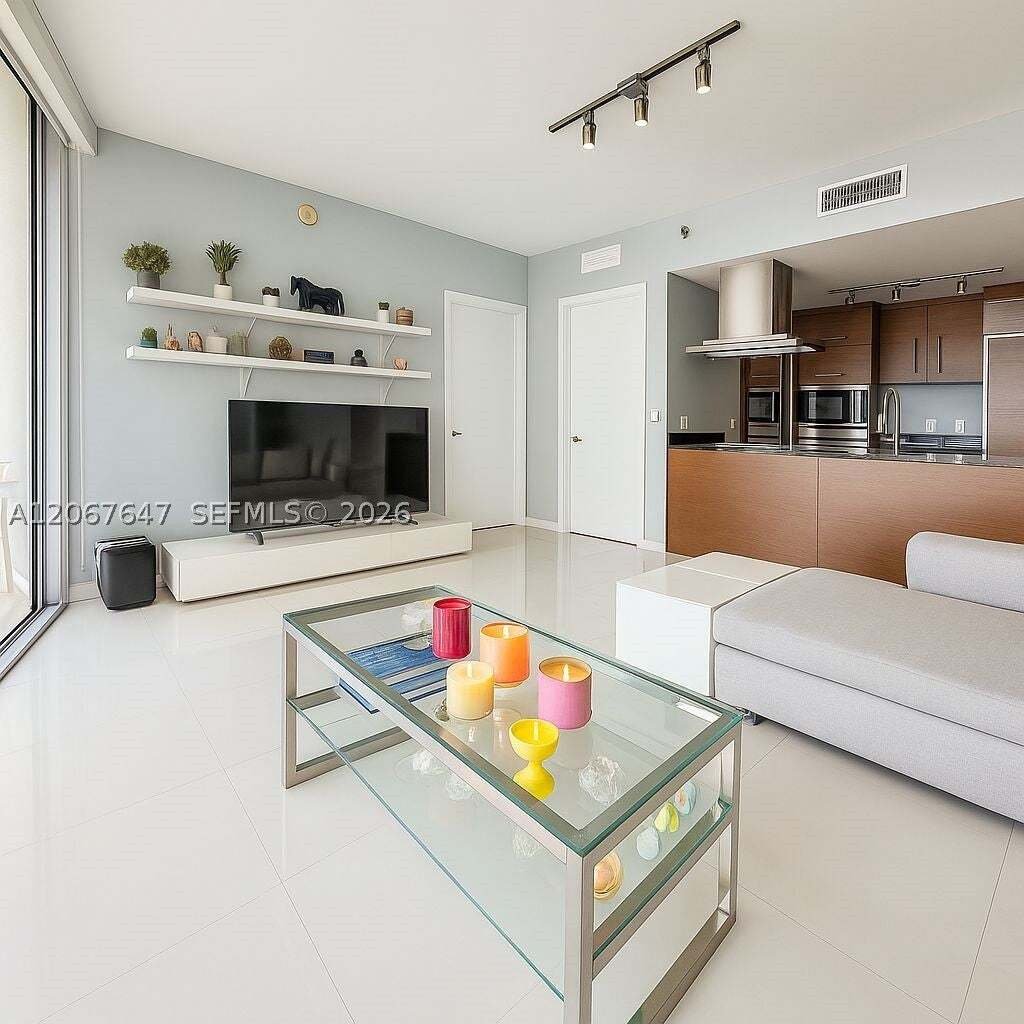 Condo in Miami, Florida, United States 3 - 18612502