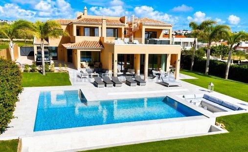 House in Olhos de Agua, Algarve, Portugal 1