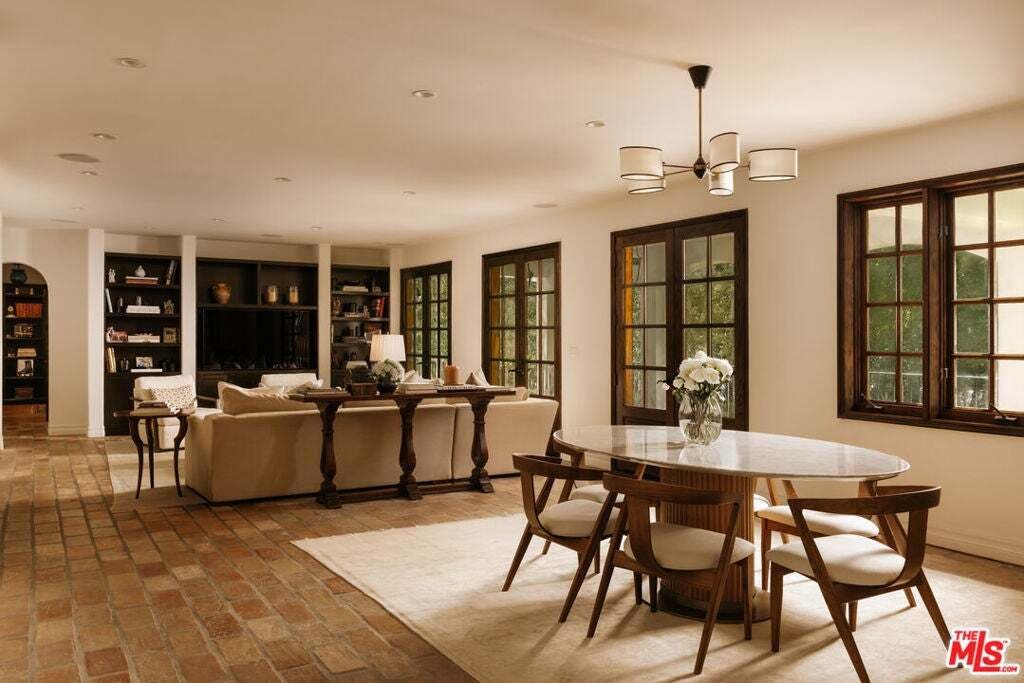 House in Los Angeles, California, United States 5 - 18611836
