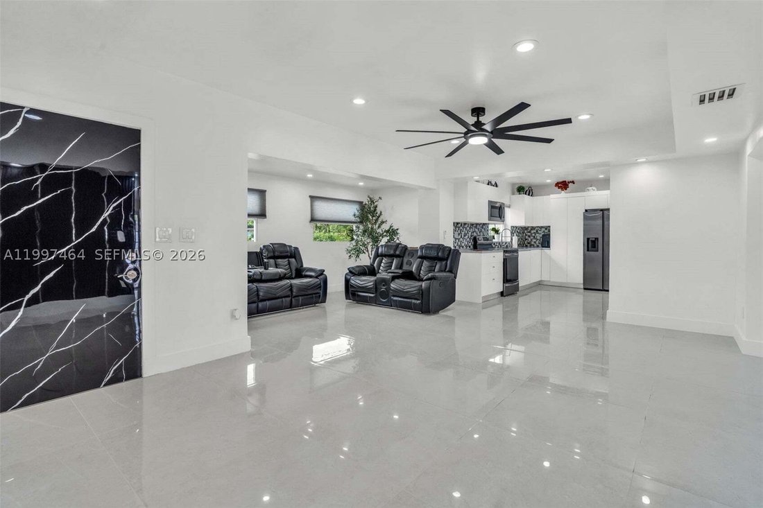 House in Miami, Florida, United States 5 - 17621414