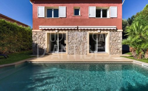 Villa in Fontmerle, Antibes, France 1