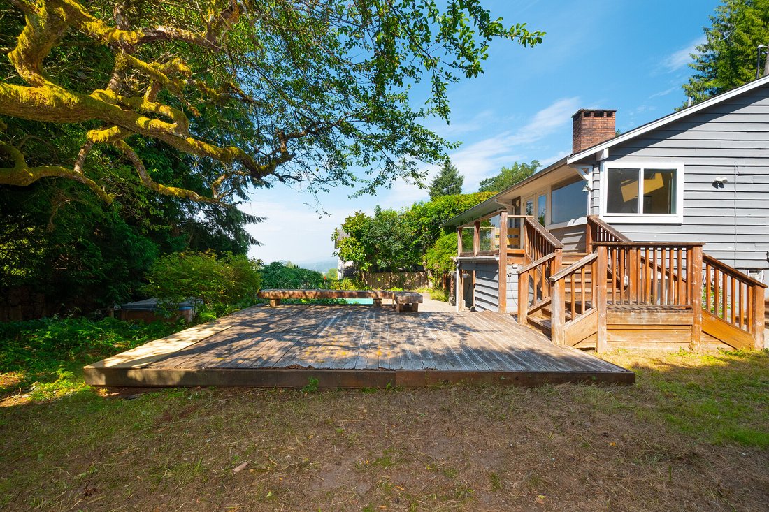 House in North Vancouver, British Columbia, Canada 2 - 18611427