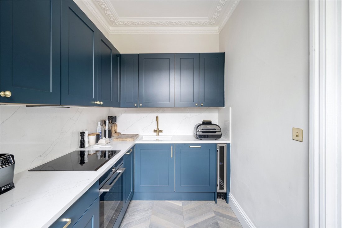 Apartment in Ladbroke Grove, Kensington And Chelsea, England 4 - 18609071